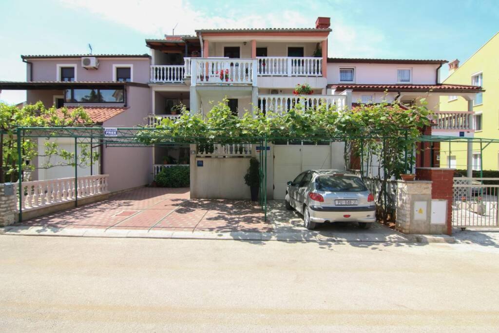 Apartments Kristina Fazana D Exterior foto